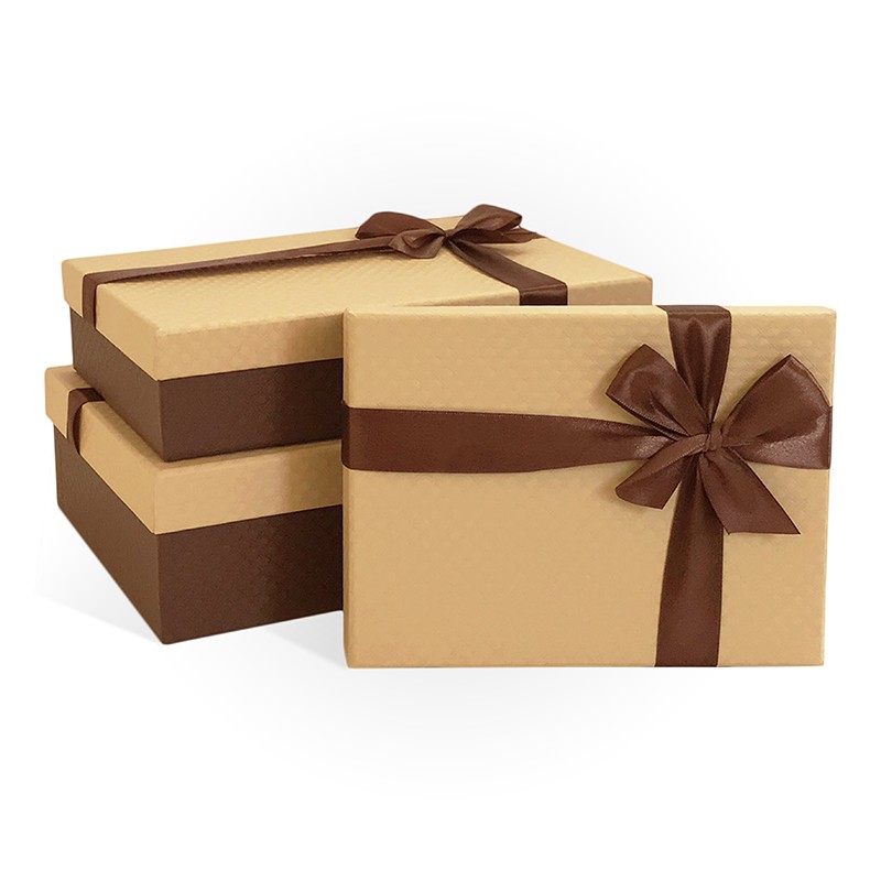 Д10103П.211 Набор подарочных коробок 3 в 1 с бантом тисненая бумага РОМБ-крупный 290x190x80 карамель-шоколадный