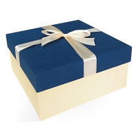 Д10103К.Д115.1 Коробка подарочная с бантом тиснение РОГОЖКА 190x190x90 синий-слоновая кость